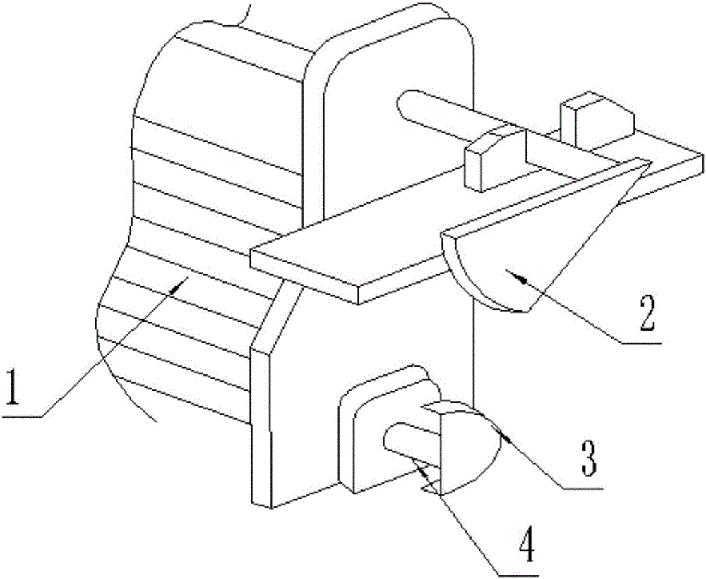 Conveying belt tearing detecting device and method