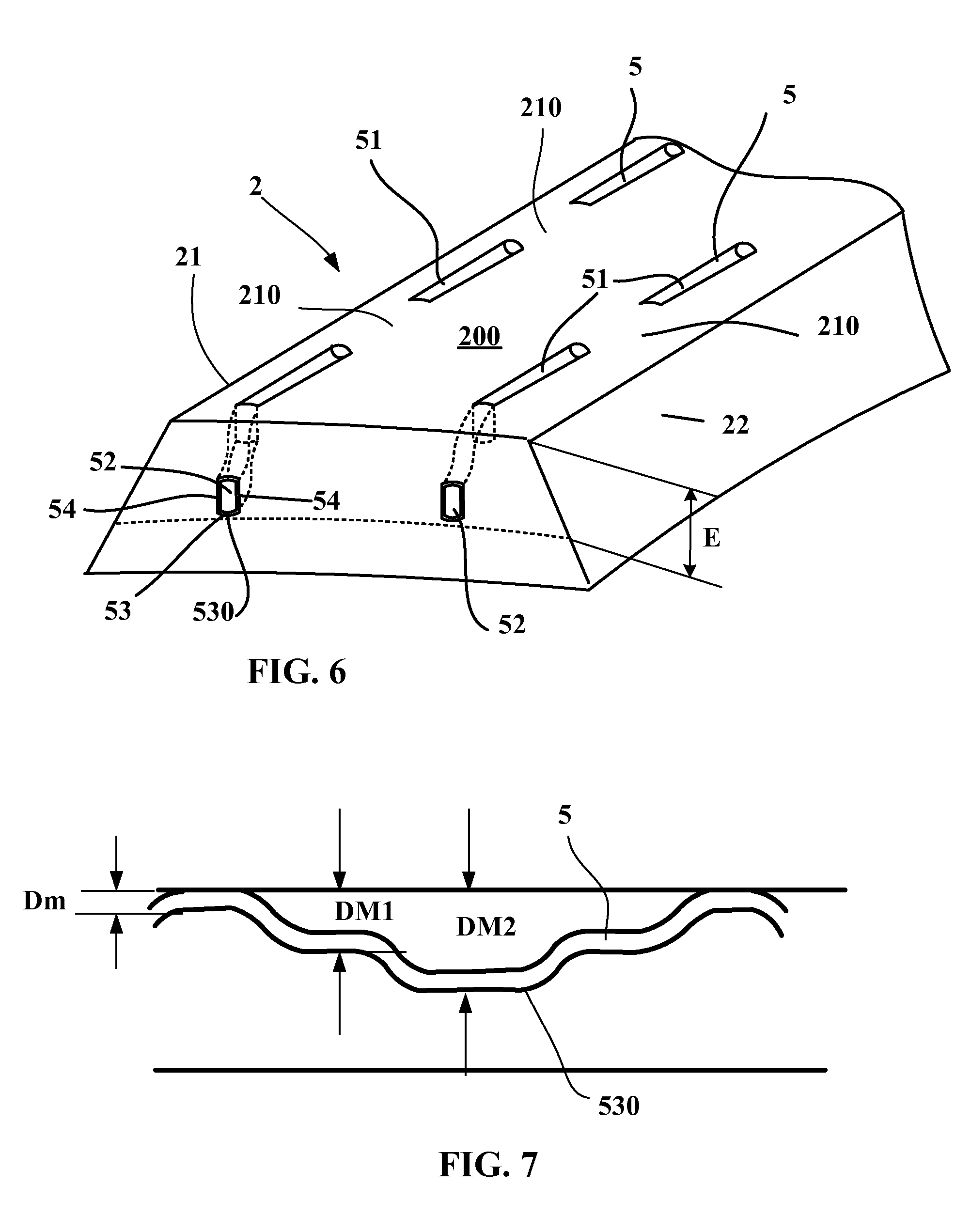 Tread including at least one wavy groove, and method for producing same