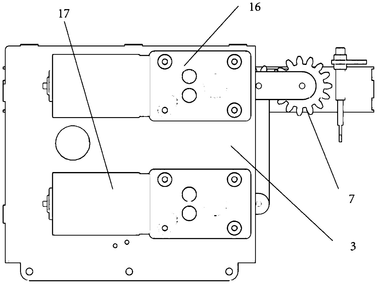 Left-right switching goods taking device for automatic vending machines