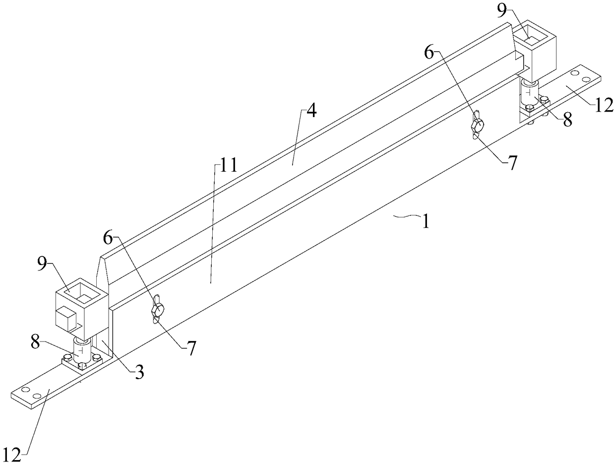 Shield machine belt sludge scraper