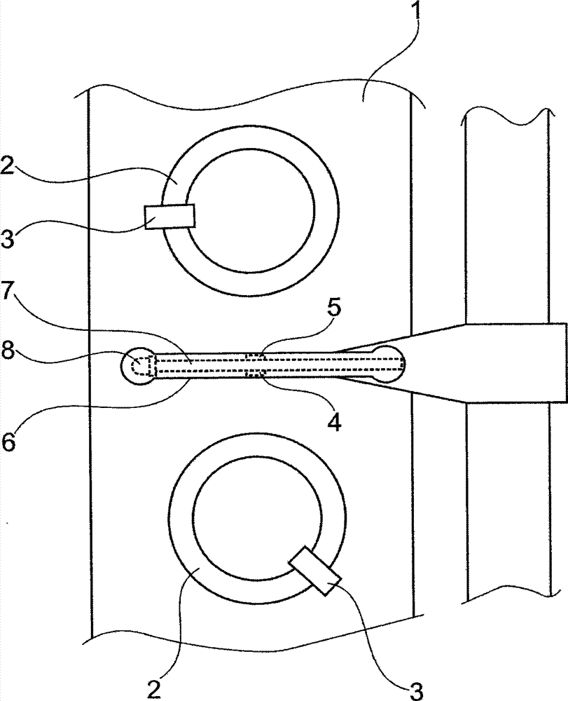 Ring spinning machine with sensor for detecting movement of traveller