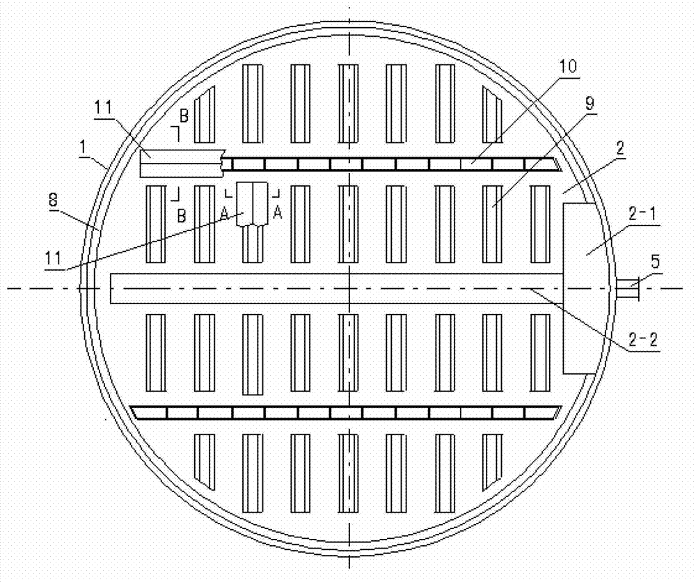 Liquid collecting and gas distributing device for large-scale flue gas desulfurization tower