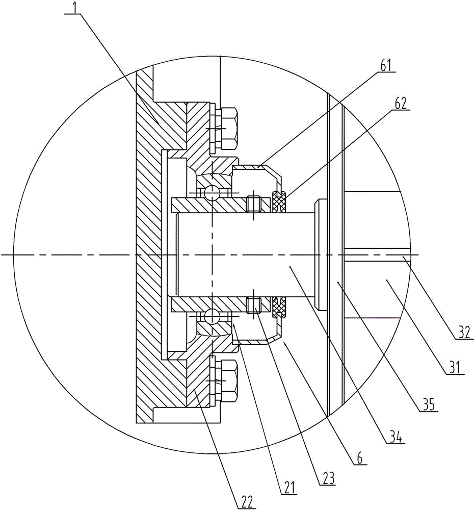 Cleaning roller device and beach cleaning vehicle with the device