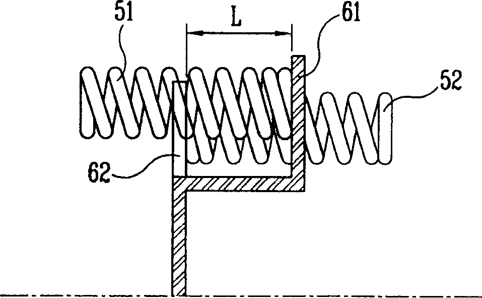 Resonant spring support structure for reciprocating compressor