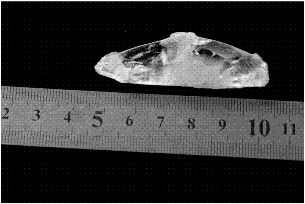 A sodium lithium borate birefringent crystal, and a preparing method and uses thereof