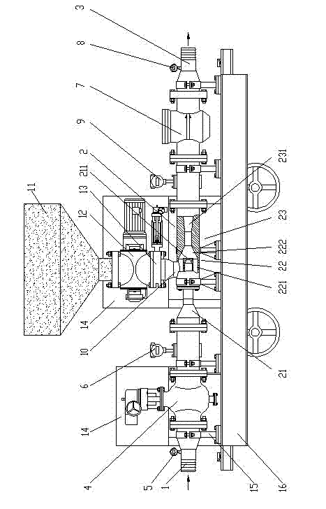 Sand charging device used during fracturing or slotting under coal mine and sand charging control method