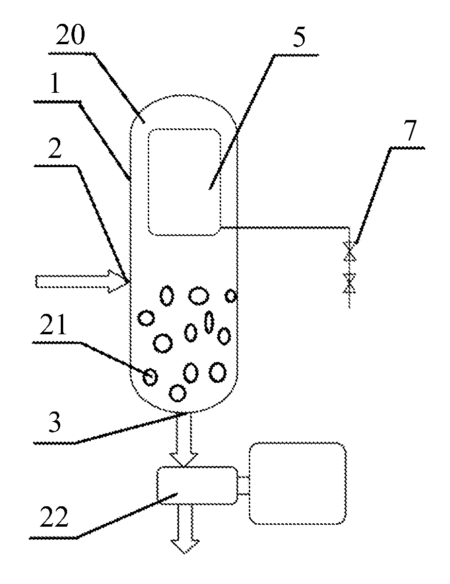 Device and method for vacuum dehydration of low-volatile liquid