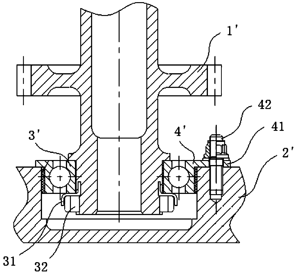 A method and structure for solving bearing uncentering caused by thermal working clearance