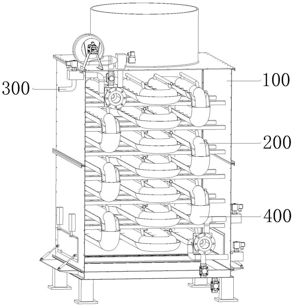 Circulating water emptying and collecting device of closed cooling tower