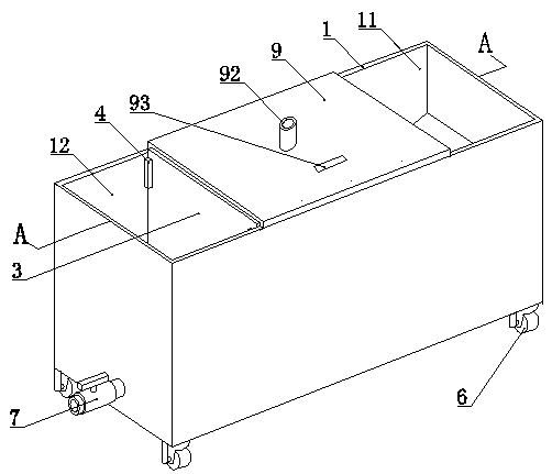 High-efficiency cleaning device for red swamp crayfish