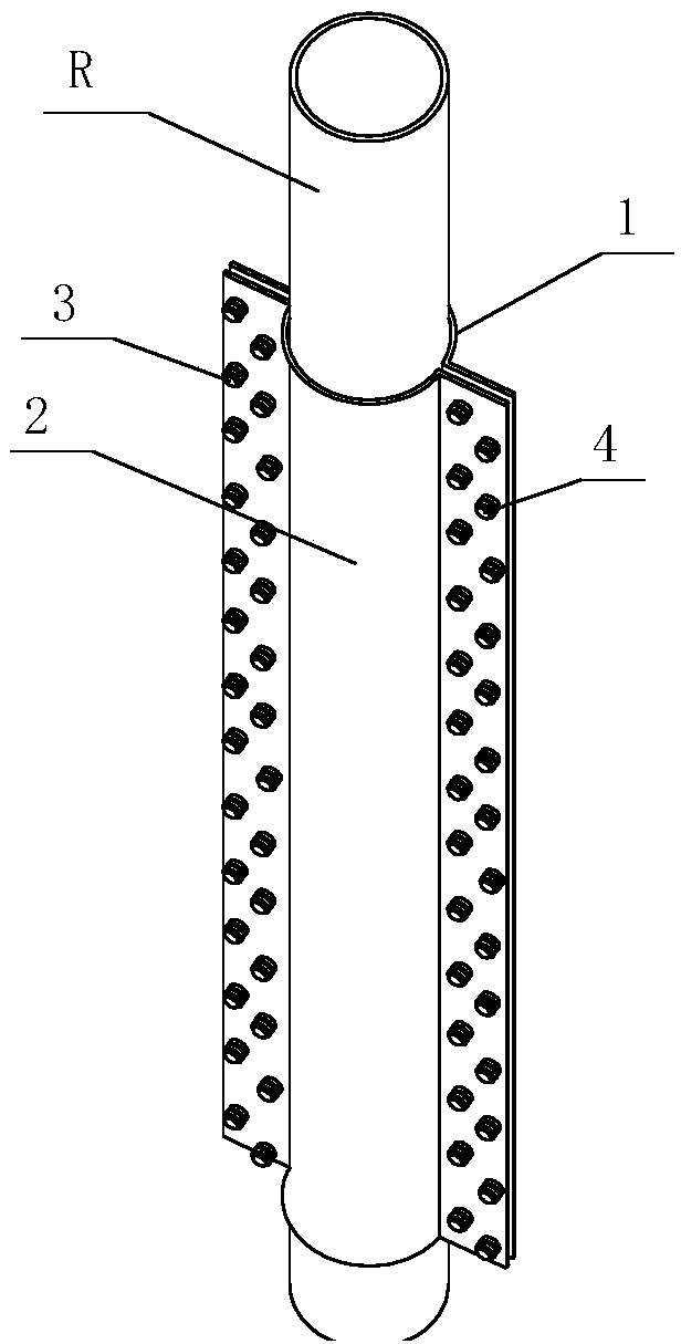 Reinforcing device for reinforcing steel member in communication tower