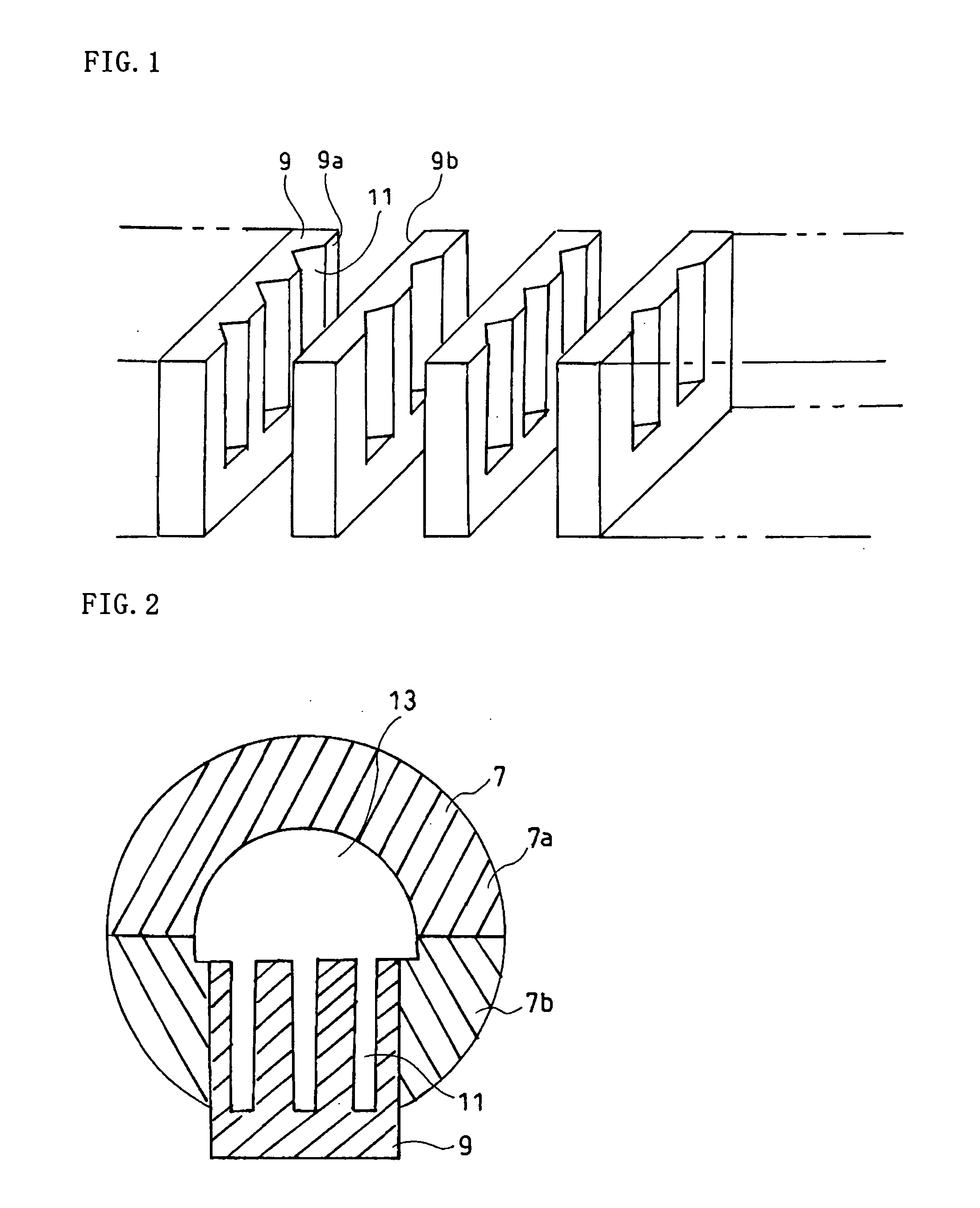 Method Of Manufacturing Applicator For Cosmetics And Applicator Cosmetics