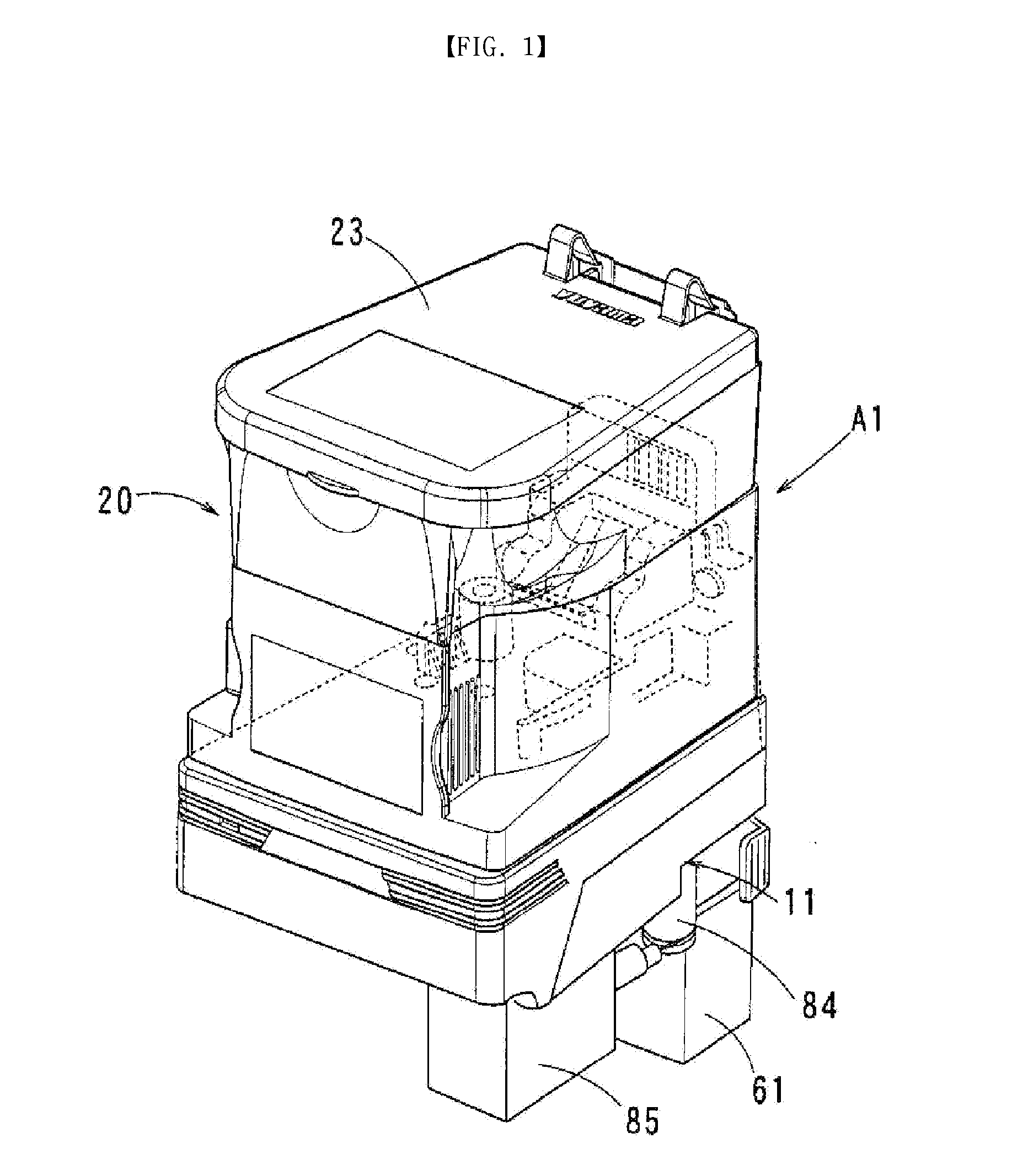 Powder removing device for tablet feeder
