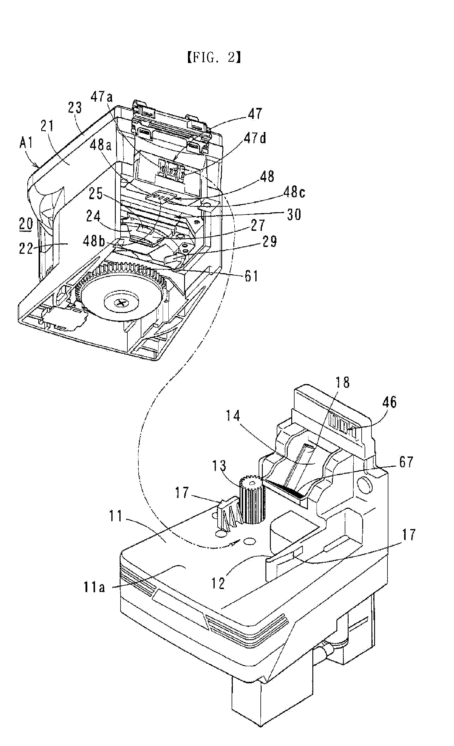Powder removing device for tablet feeder