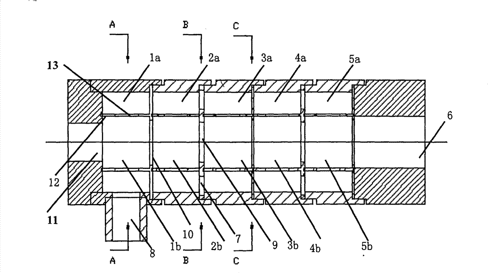 Coupled cavity for gyro-traveling wave amplifiers and coupling mode therefor