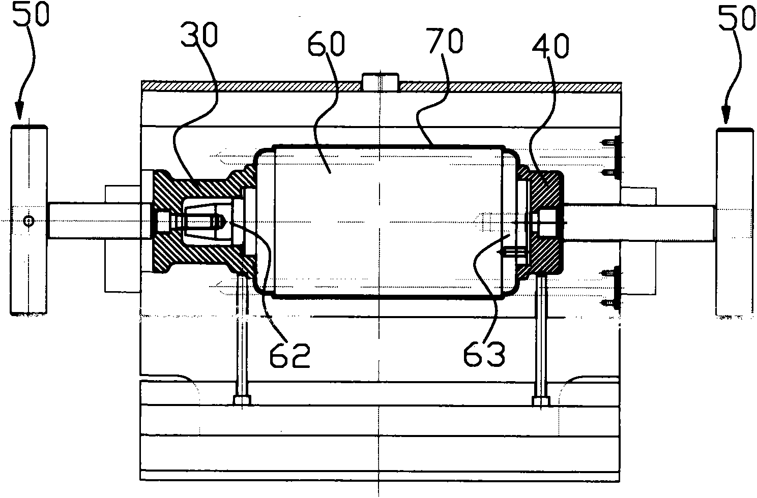 Method and mould for producing first outer-packing vacuum arc extinguishing chamber of phase post of circuit breaker element