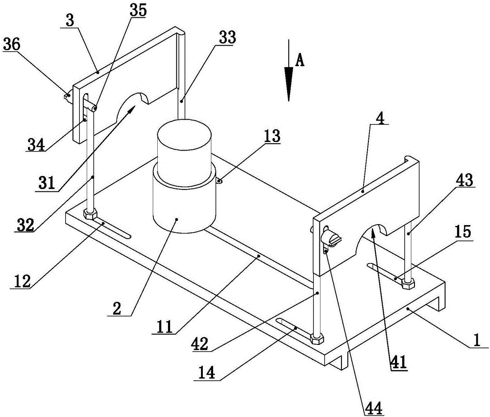 Device for aligning strain clamp and splicing sleeve