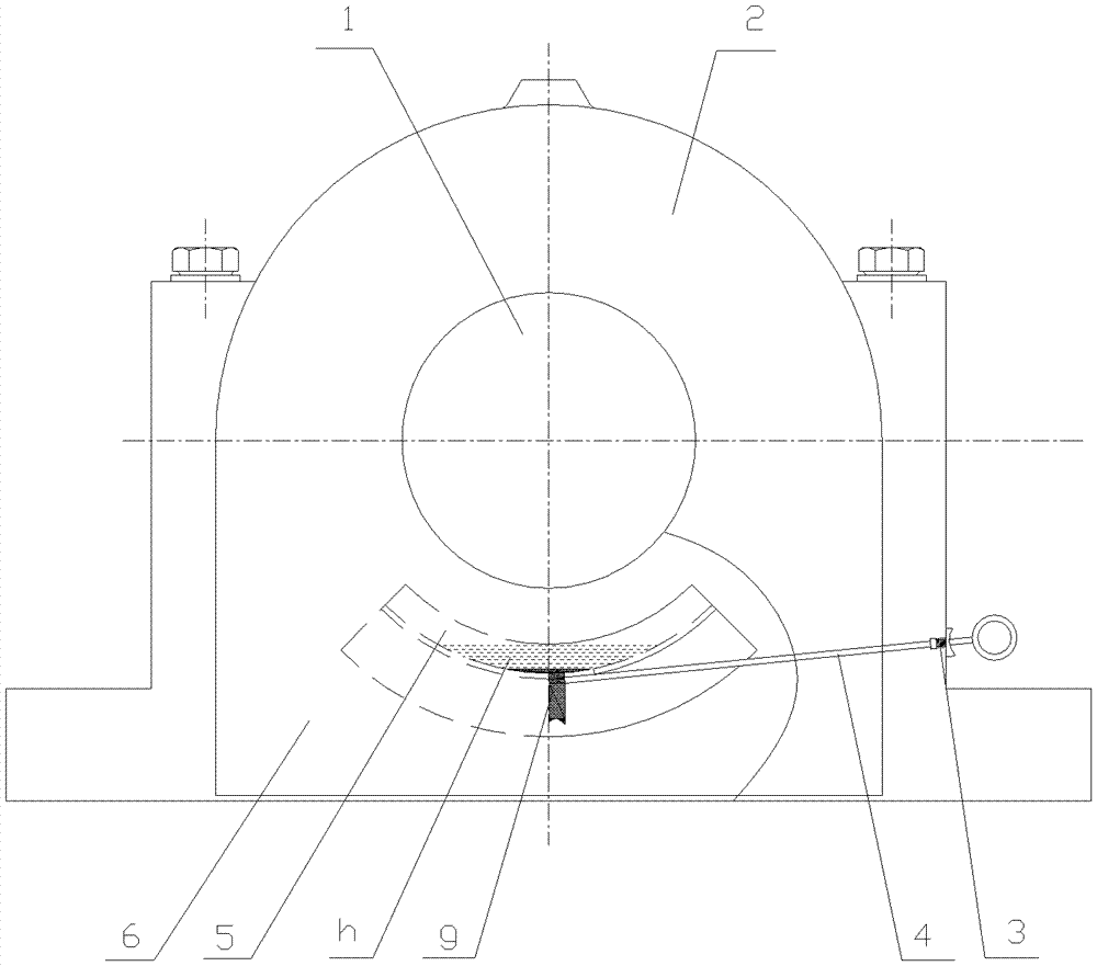 A deslagging device for thin oil lubricated bearing seat of decanter centrifuge