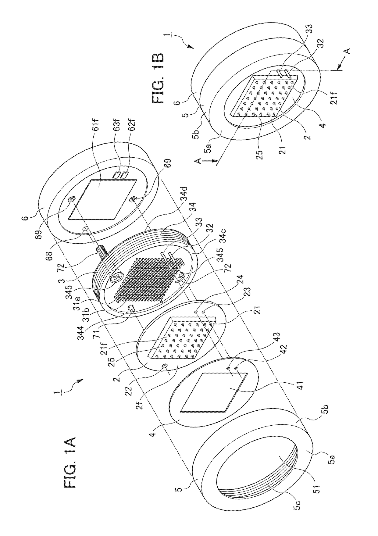 Parallelism adjusting device and parallelism adjusting method