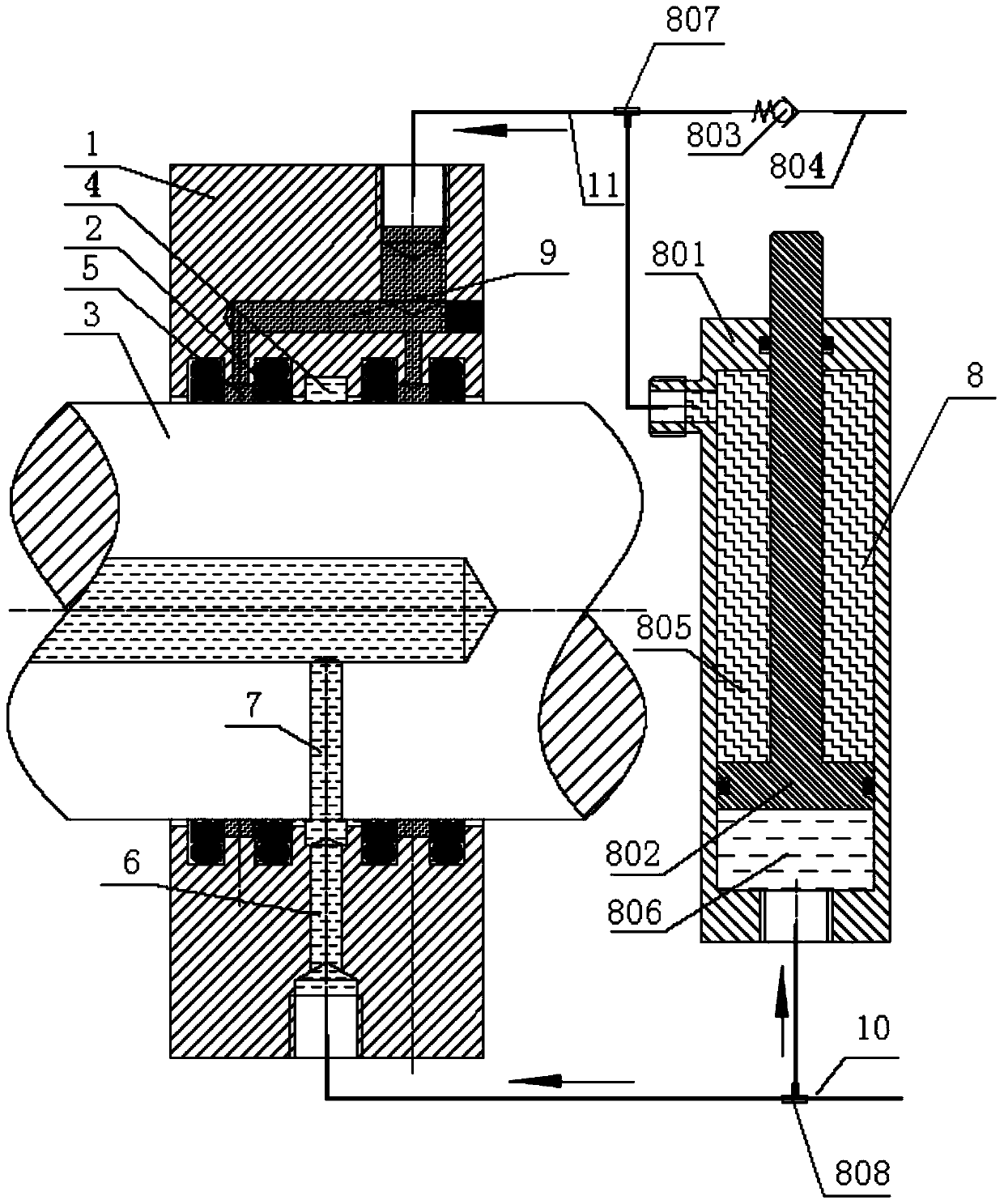 Heading machineinternal spraying oil-water differential pressure type active sealing device and method