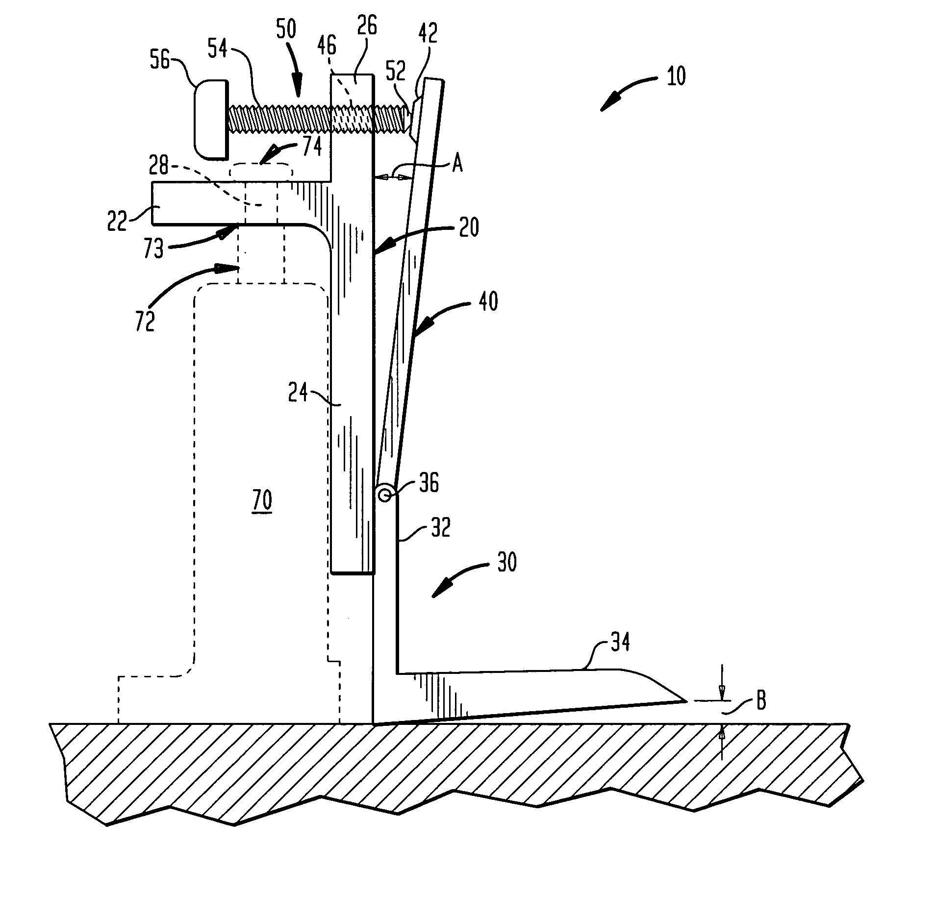 Lifting apparatus with stabilizer