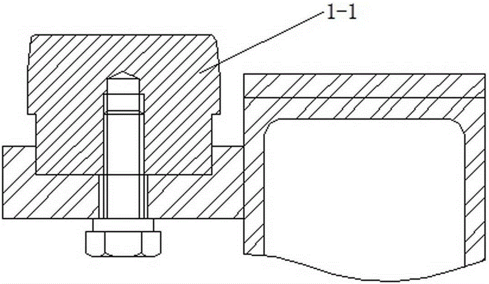 Engine cylinder head sand core precise positioning device