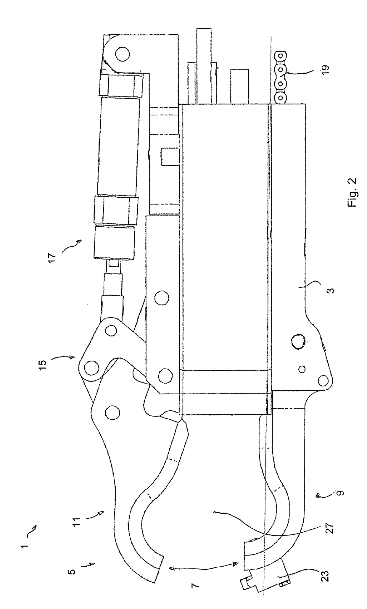 Device and method for automatically twisting metal wires, in particular for connecting adjacent, preferably mutually intersecting structure elements