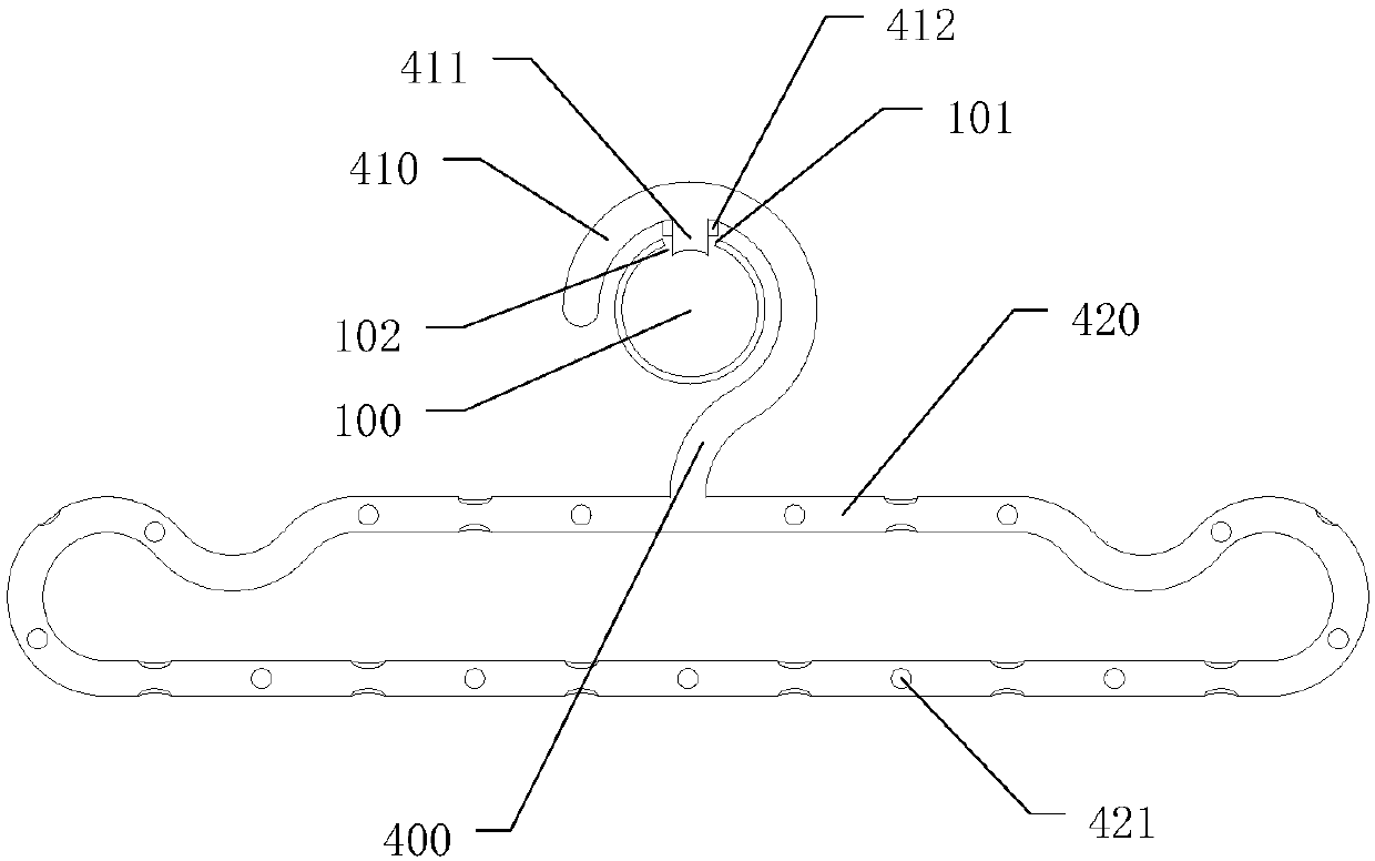 Clothes airing device capable of improving air flow