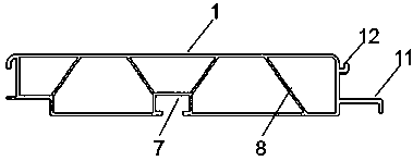 Angle adjustment-free connection structure for aluminum roof panels and aluminum wall boards