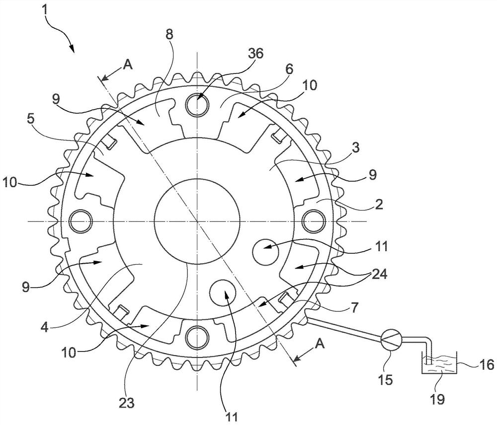 Hydraulic camshaft adjuster and method for operating a hydraulic camshaft adjuster