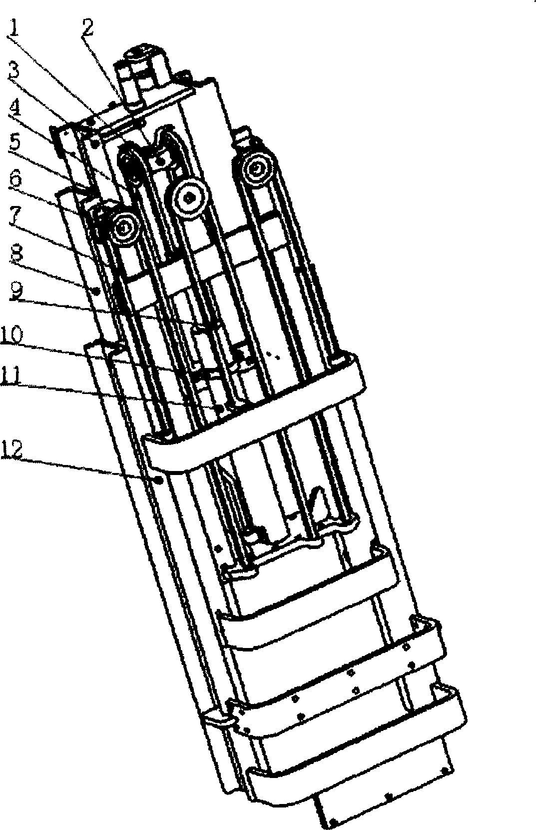 Hoisting device in three-section hoisting pattern