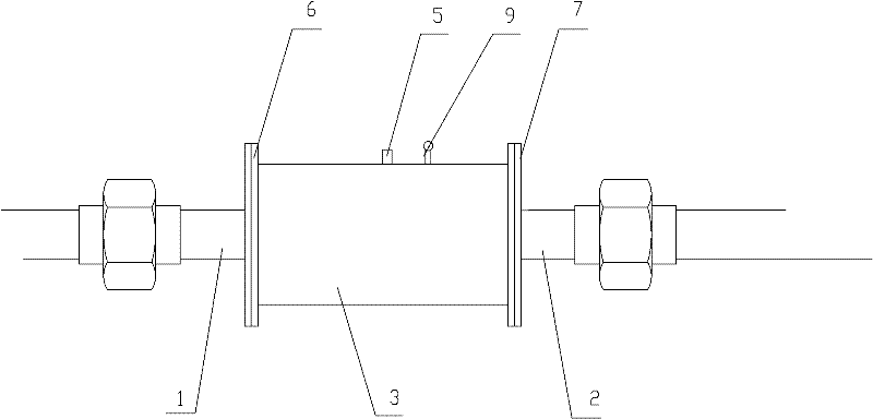 Fluid pulsation eliminating and noise reducing device for liquid transportation pipeline