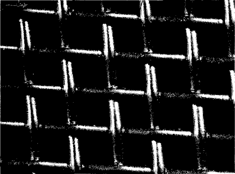 Electro-magnetic shielding material of tin-nickel alloy and preparing method thereof