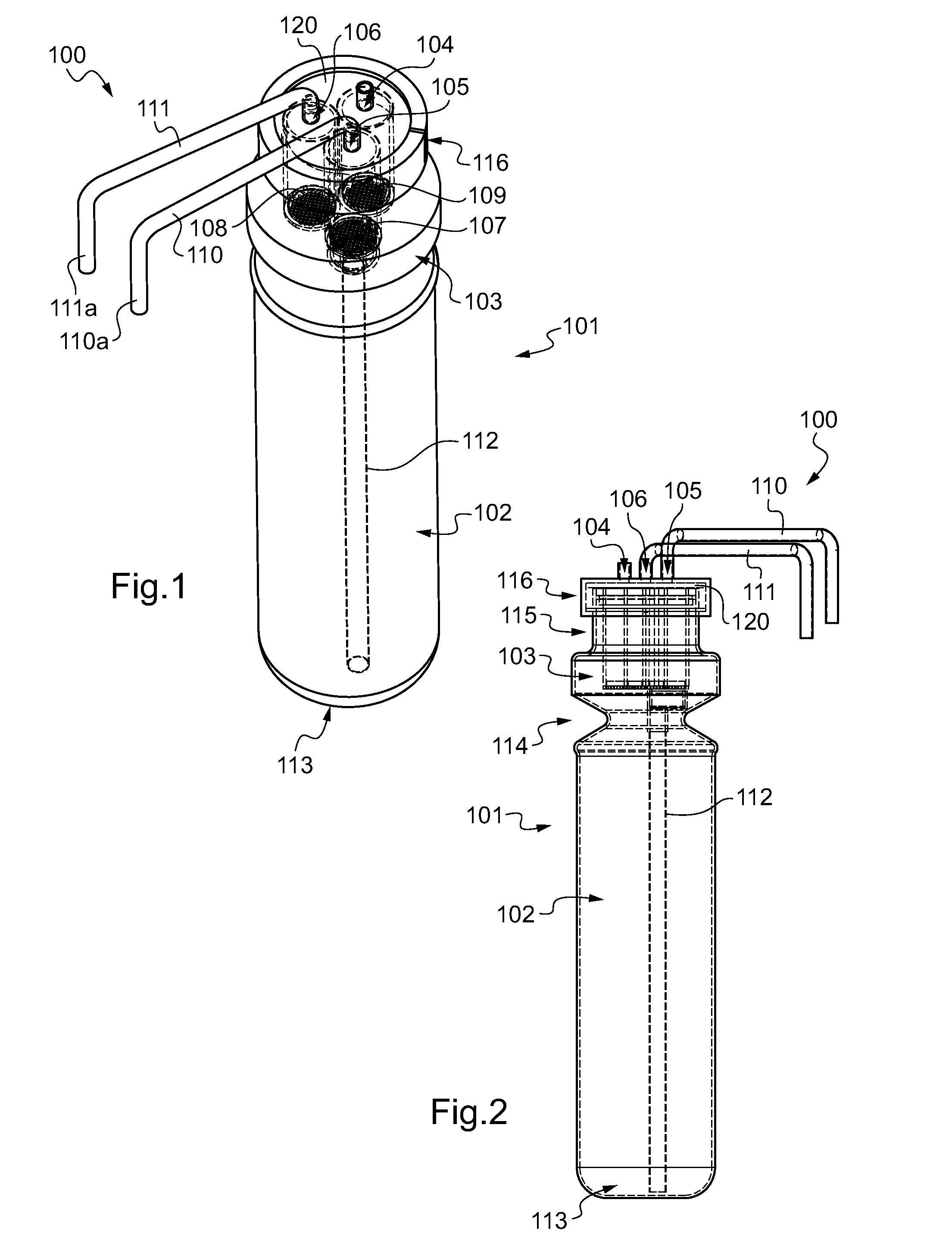 Tank with an integral filter and beverage dispensing appliance comprising such a tank