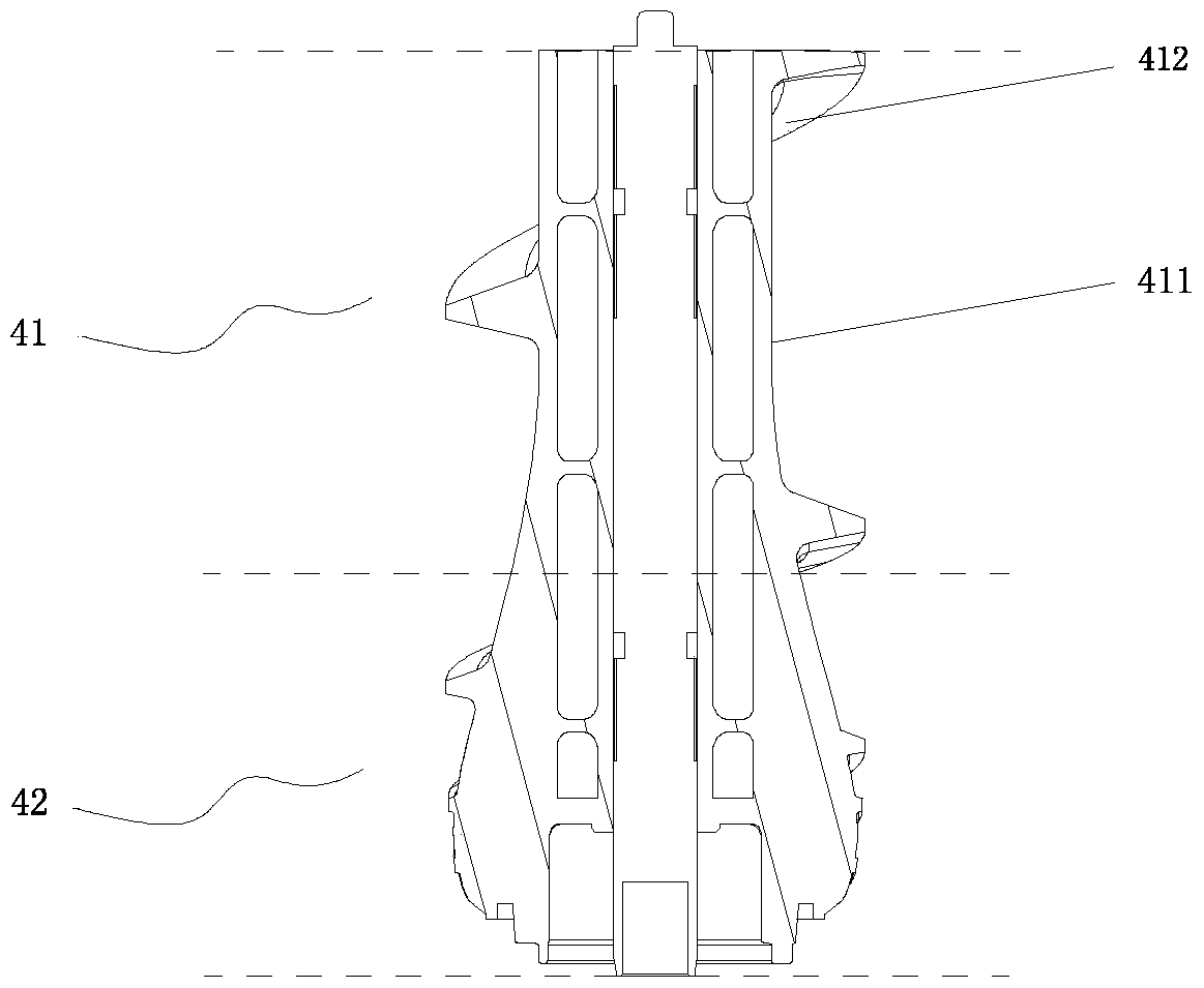 A vertical screw squeeze juice extractor