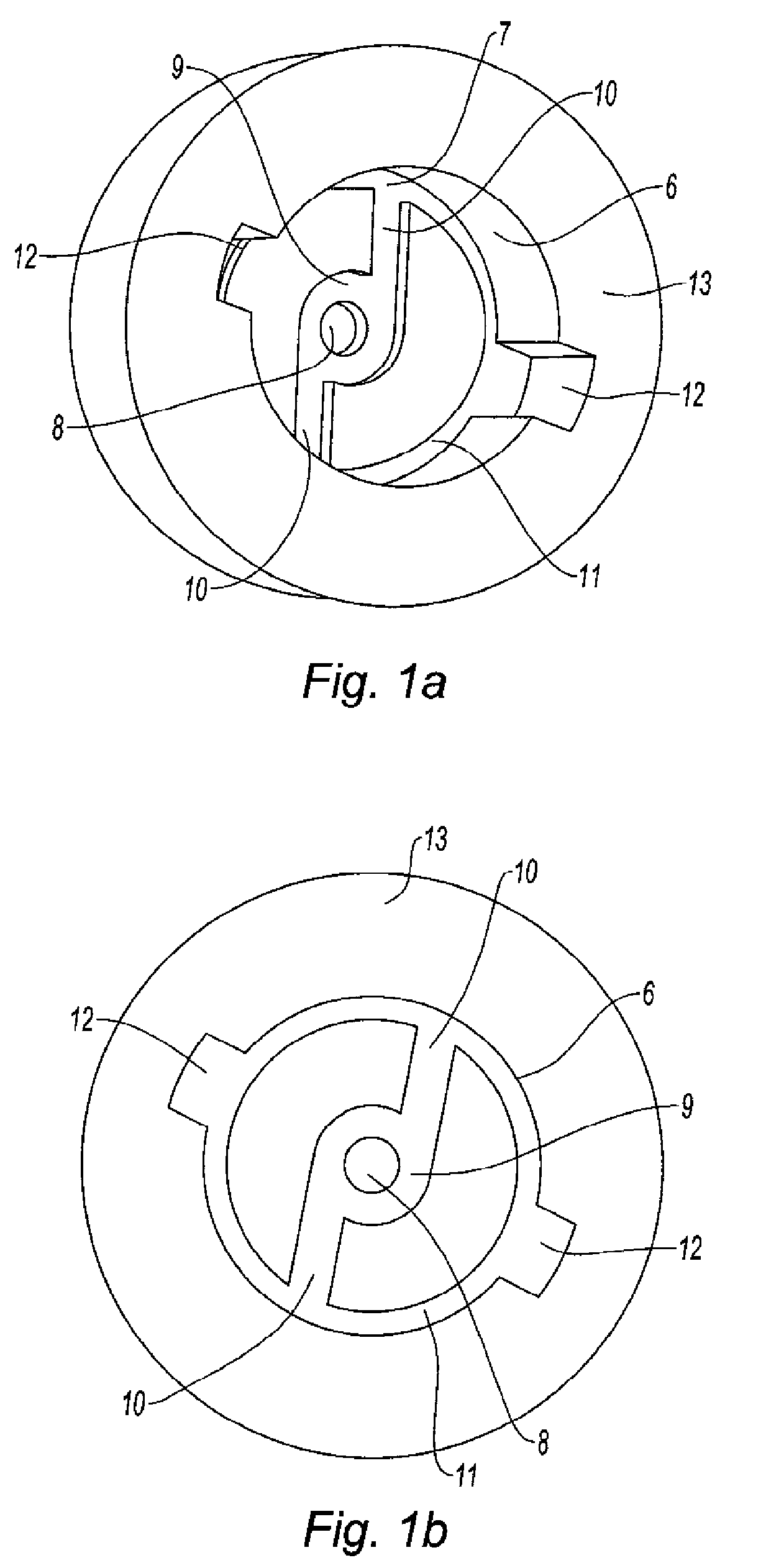 Spray nozzle comprising axial grooves to provide a balance supply to the vortex chamber