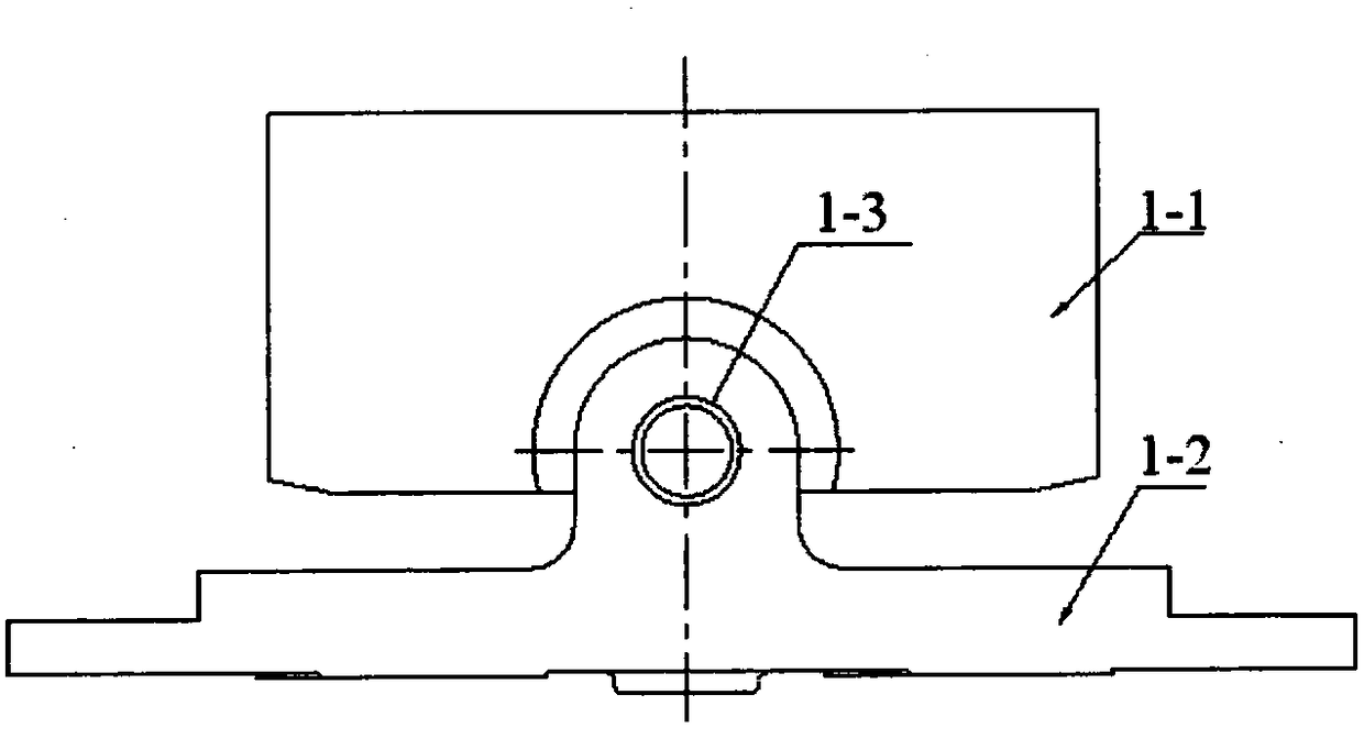 A rotating assembly that effectively reduces the staggering amount of the pedal valve