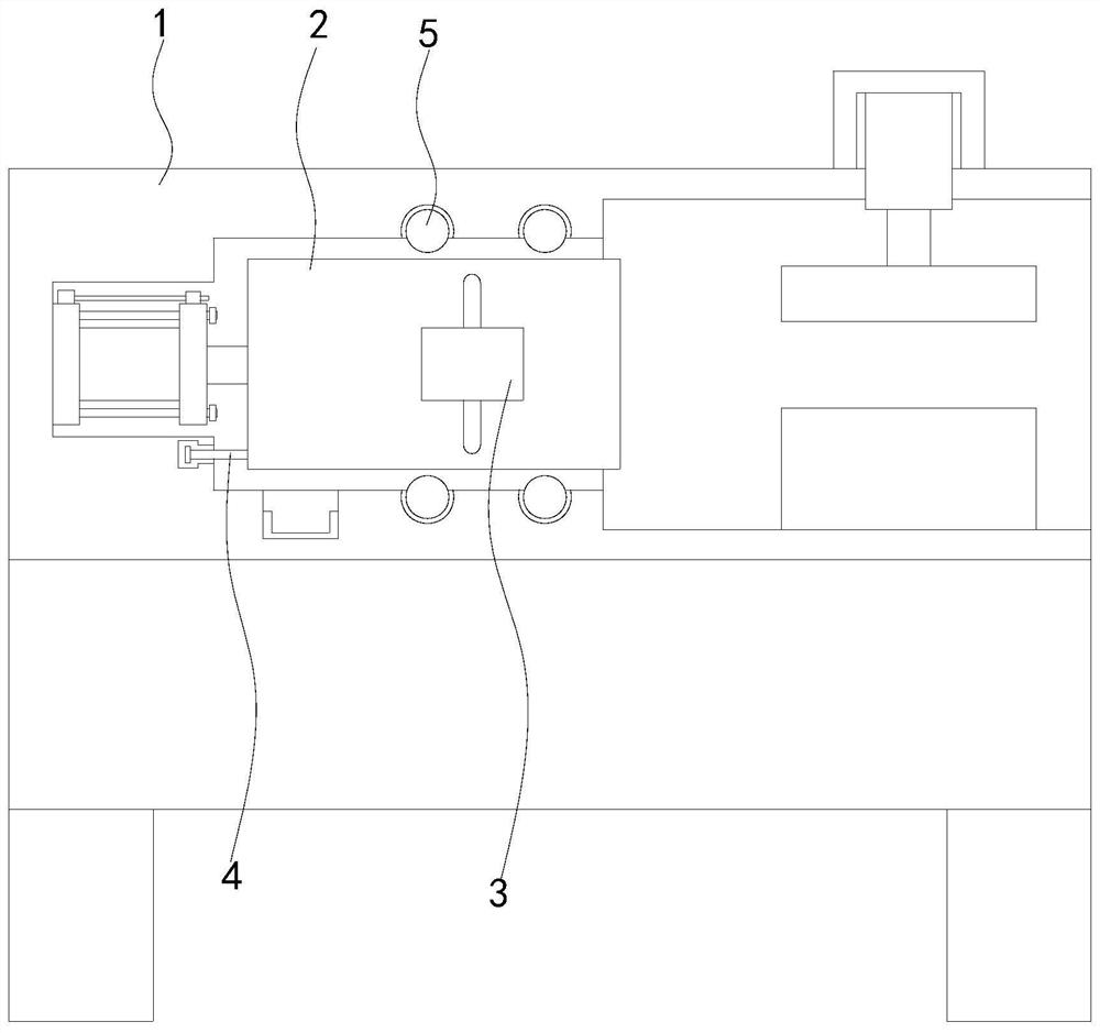 Pipe expanding device