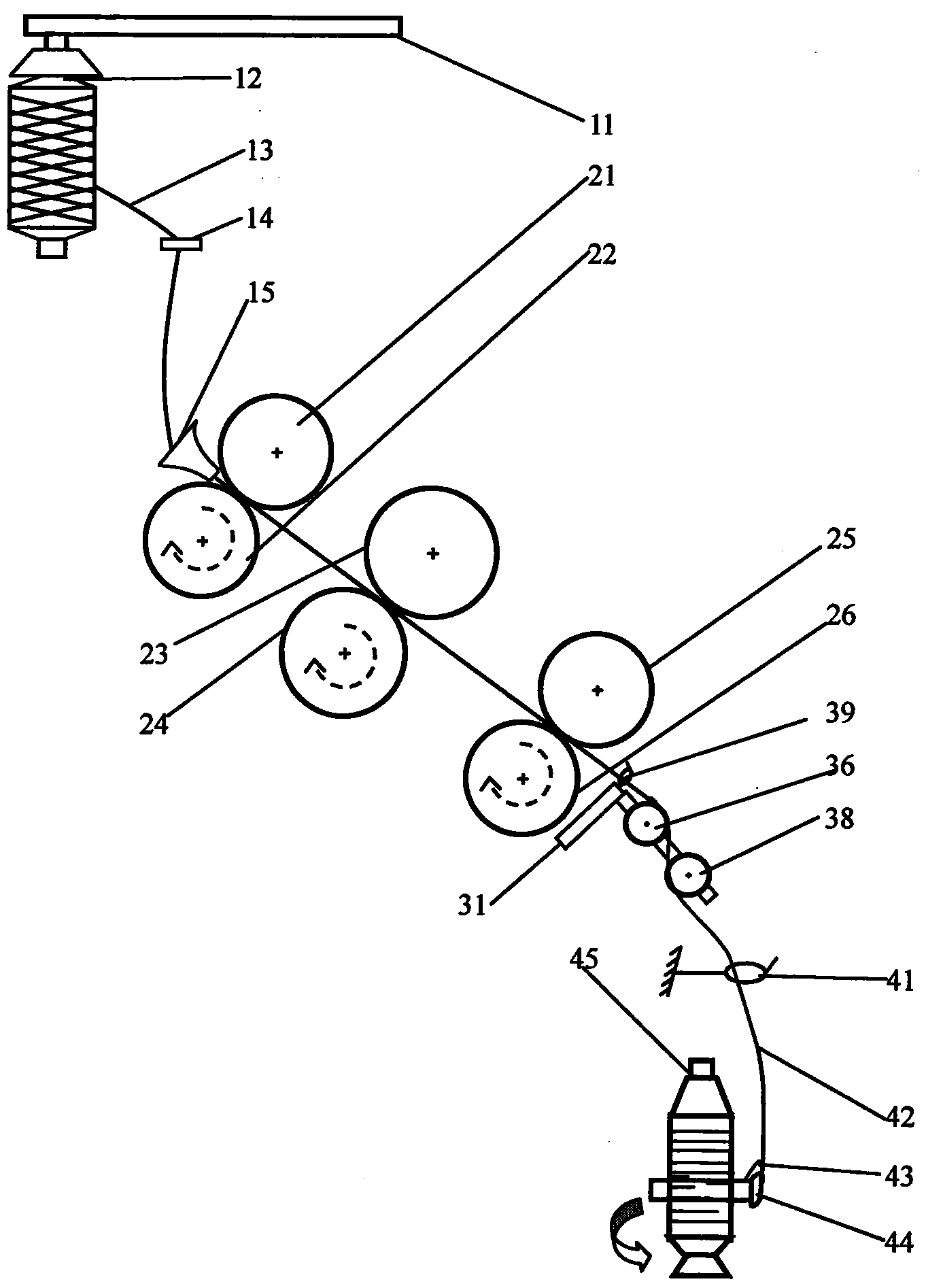 Ring spinning fuzzy yarn winding and attaching device based on double-roller rubbing and application