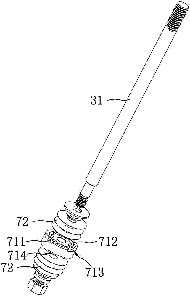 Yarn tension constant compensation device