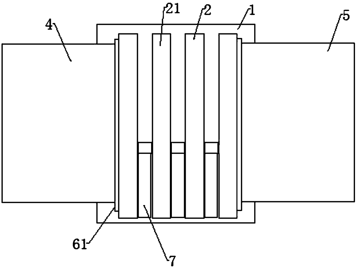 Automatic folding mechanism of clothes