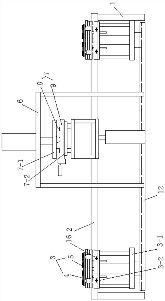 Forming device of novel rubber spherical hinge mold opening mode and opening method of novel rubber spherical hinge mold opening mode