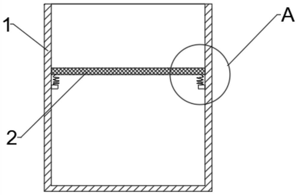 Full-section efficient dust flushing device for watering cart