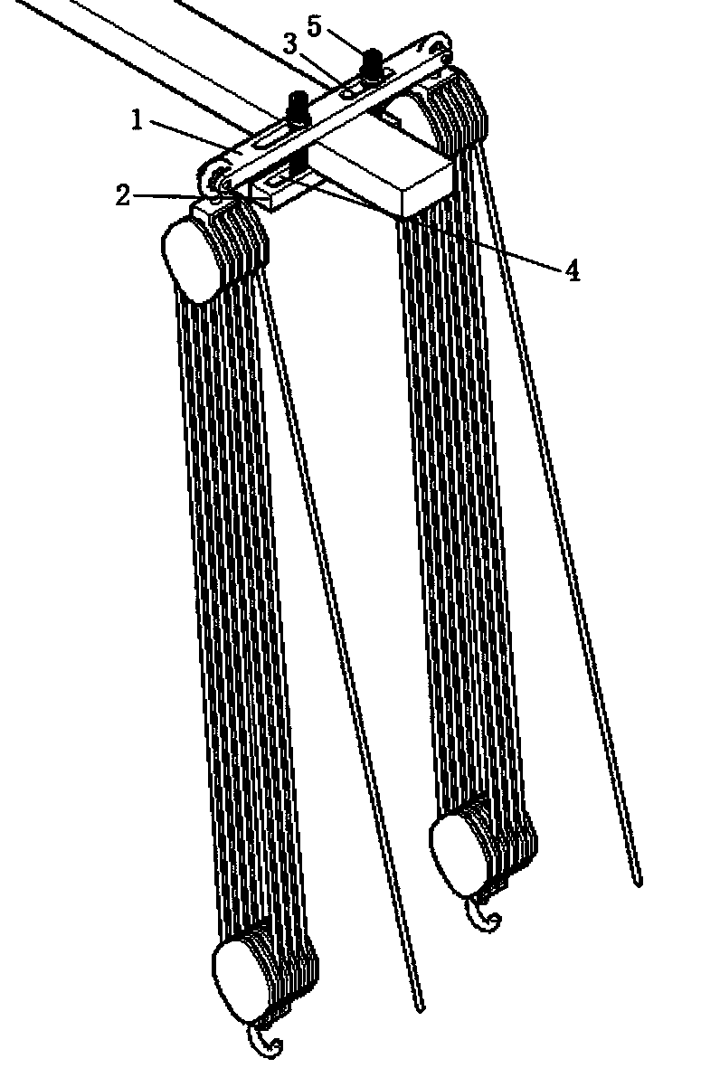 Double-hoisting-point pole head clamp for replacing straight-line insulator of 220 kV line steel pipe pole in electrified mode