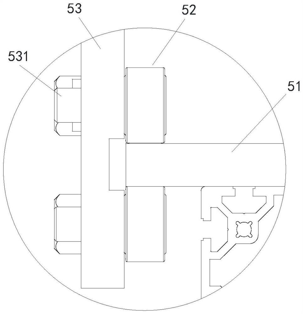 Self-adaptive guide device and automatic operation platform comprising same