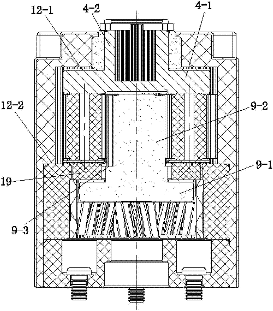 Anti-release structure of automatic elevating deceleration motor for tail gate of three-box car