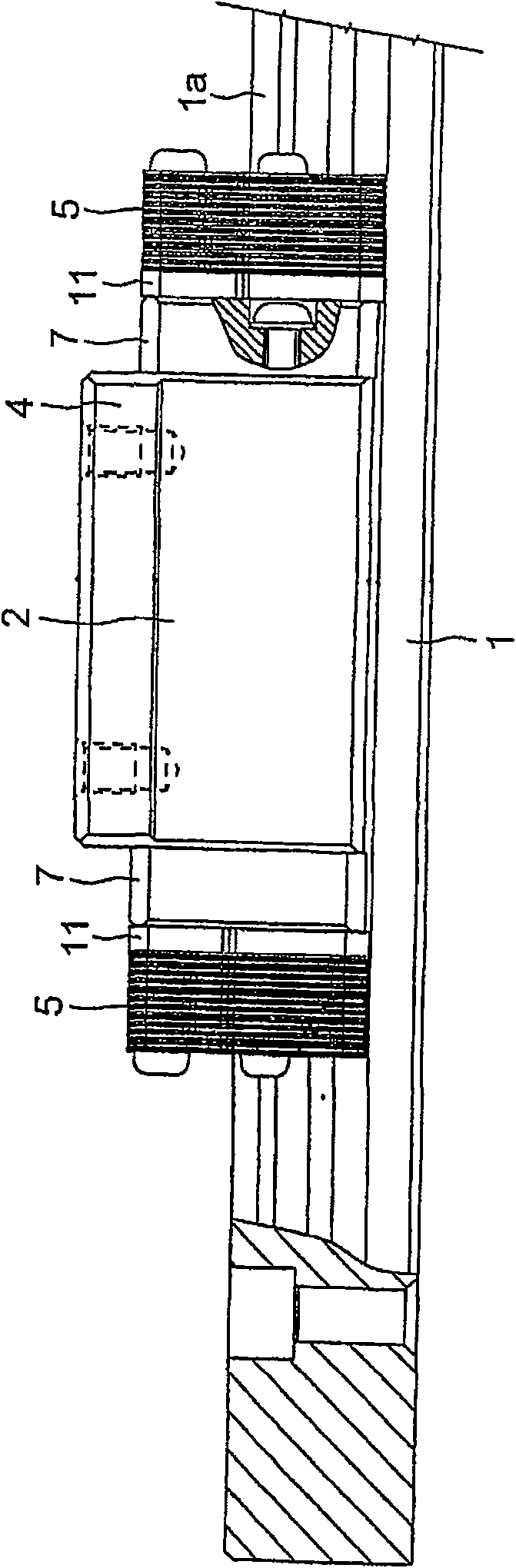 Movement guiding device, table device, and damping method for movement guiding device