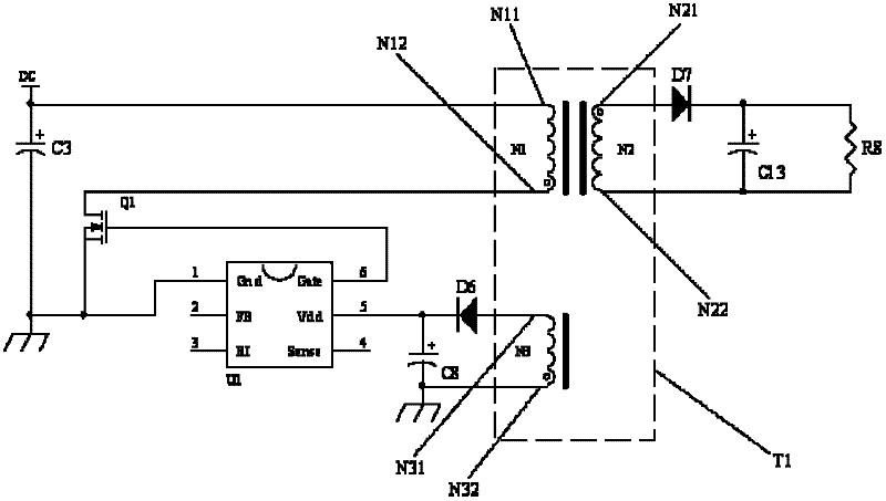 Voltage conversion circuit for forward design of auxiliary winding in flyback topology