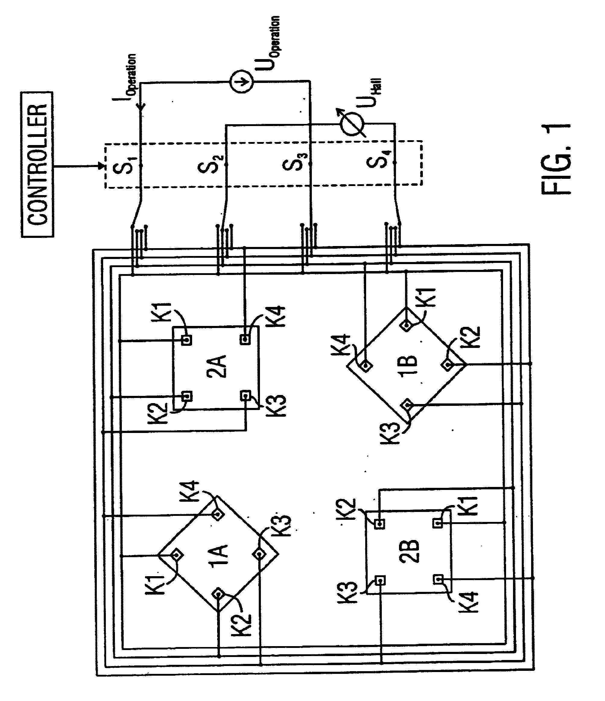 Hall sensor array for measuring a magnetic field with offset compensation