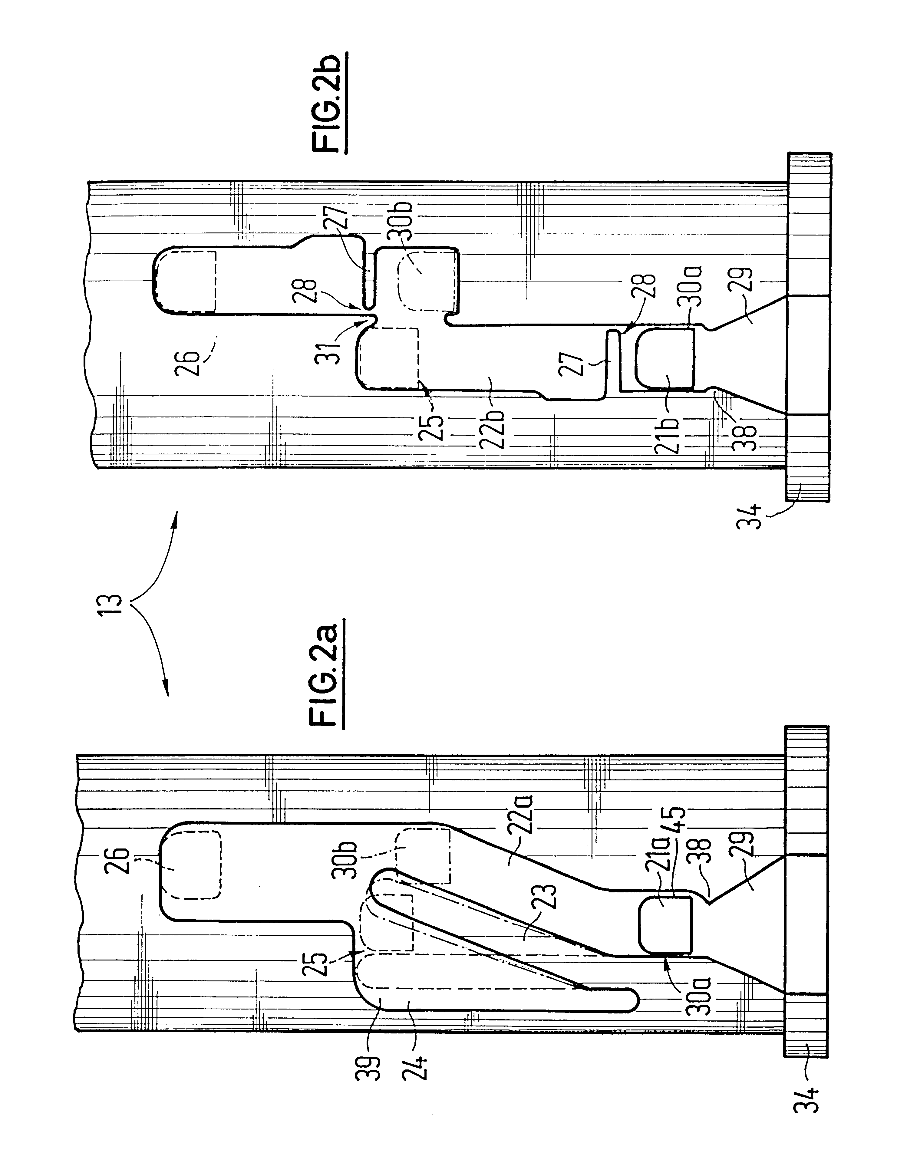 Dispenser for the optionally atomized discharge of an in particular liquid medium from a container